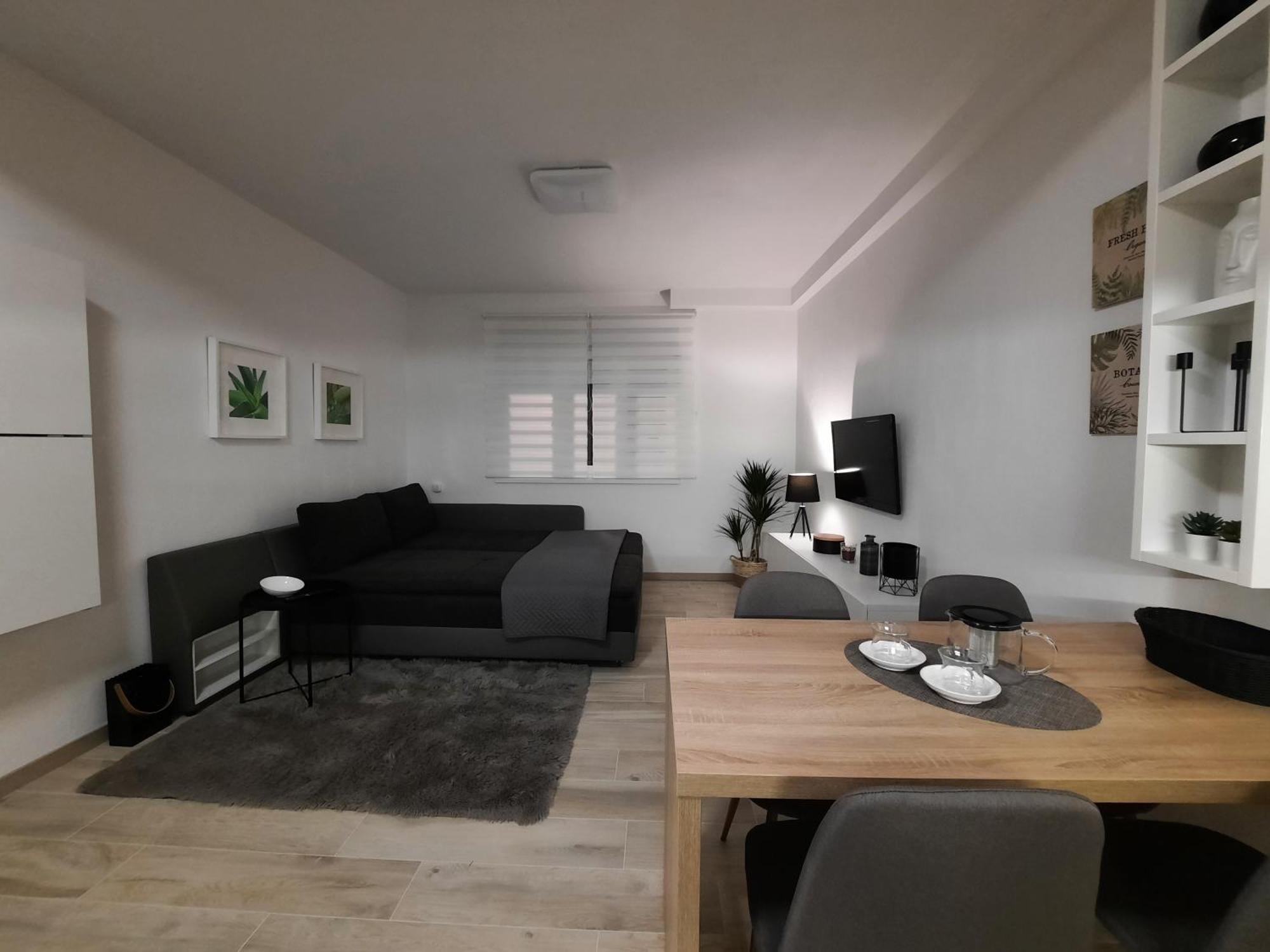 Apartments Kraljic คิร์ก ภายนอก รูปภาพ