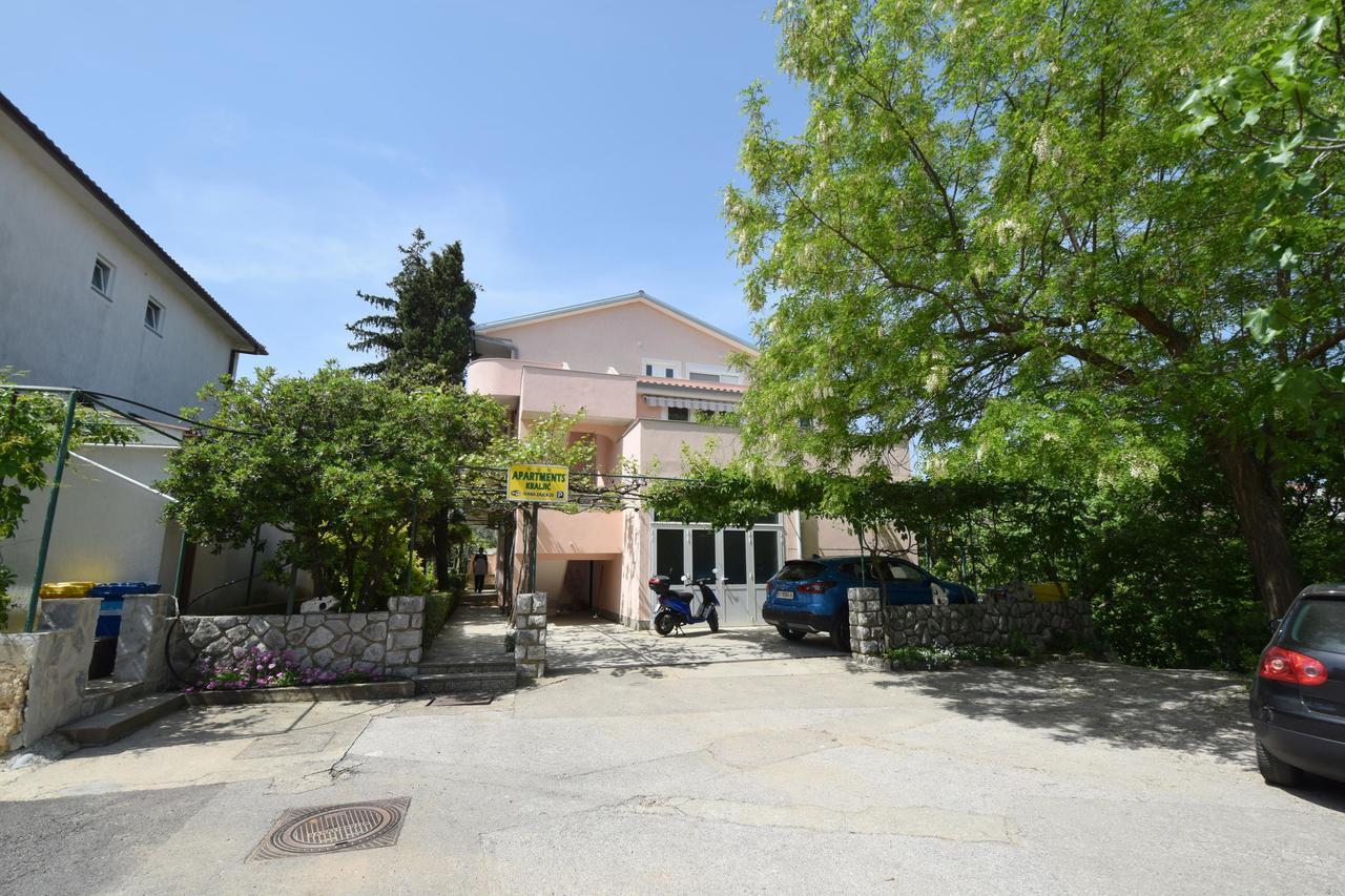 Apartments Kraljic คิร์ก ภายนอก รูปภาพ