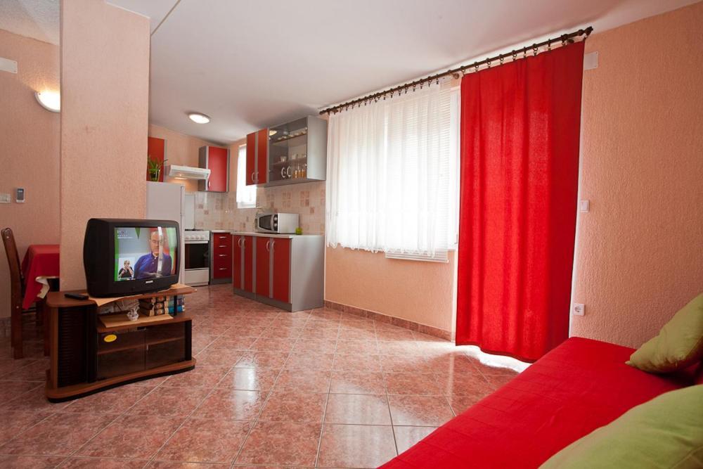 Apartments Kraljic คิร์ก ภายนอก รูปภาพ